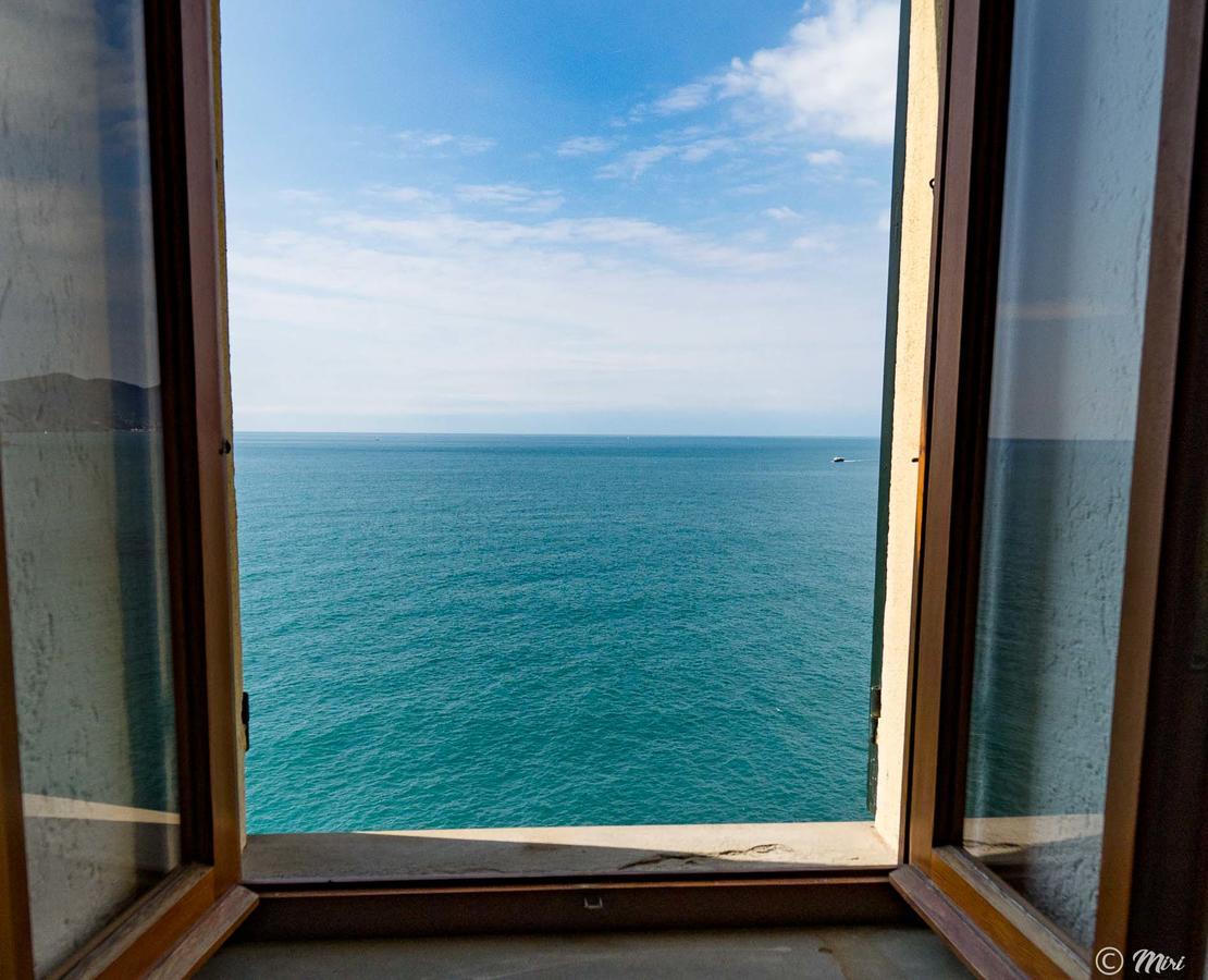 Il Baluardo Sea View Apartment On The Cliff 马纳罗拉 外观 照片